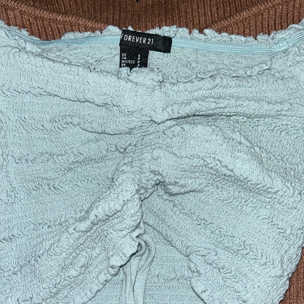 teal long sleeve crop size small no stains
